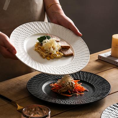 Ceramiczny Talerz na Stek Zachodni 13 Calowy Czarno-Biały Talerz Obiadowy na Danie Główne Matowa Ceramika Talerz na Owoce Deserowe Sztućce Kuchenne