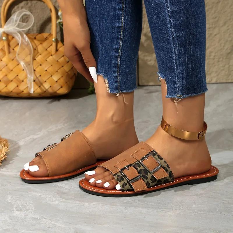 Fashion 2025 Hot Sale Women's Slippers Summer Round Toe Plus Size Sandals Flat with Mixed Colors Outdoor Buckle Daily Slippers Women