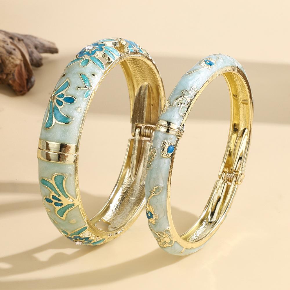 Vintage Floral Leaf Diamond Inlay Hollow Cloisonne Wide Cuff Bangle Light Luxury Enamel Jewelry