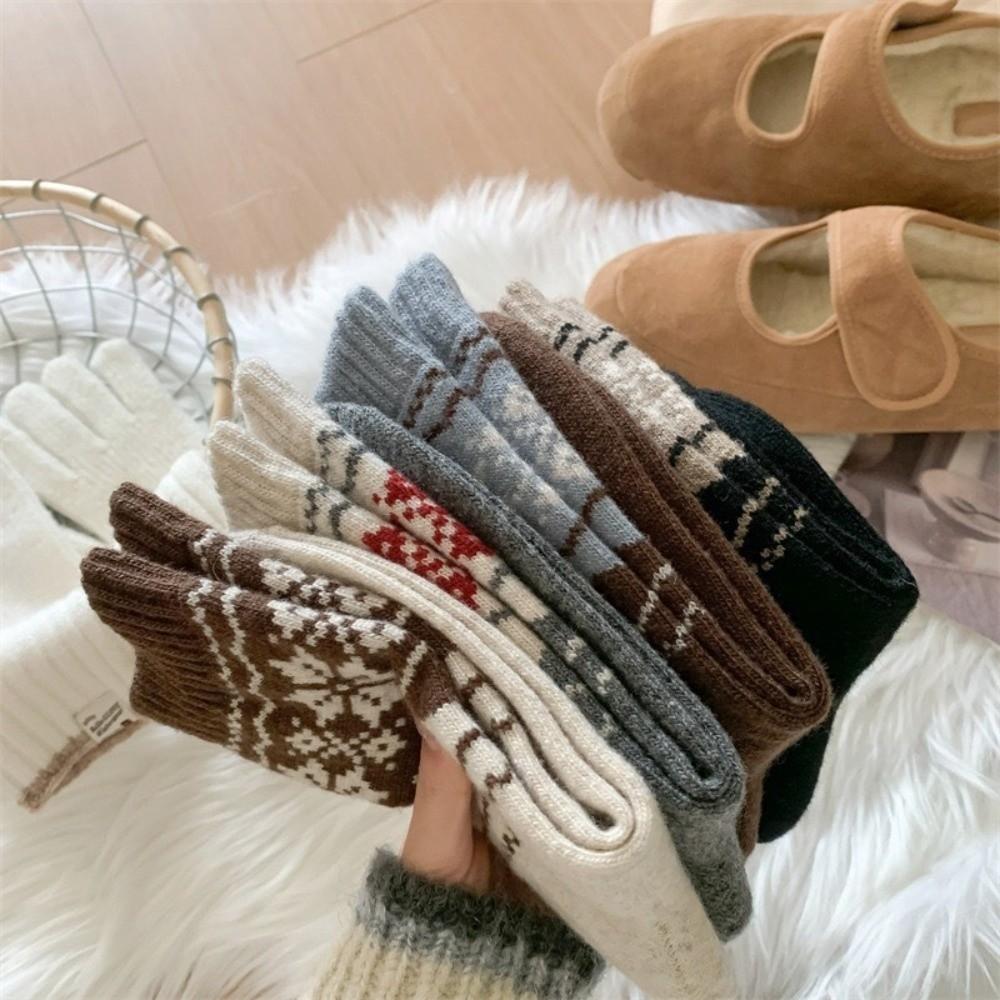 Thickened Christmas Socks Retro Fair Isle Floor Socks Fashion Warm Wool Socks  for Men And Women