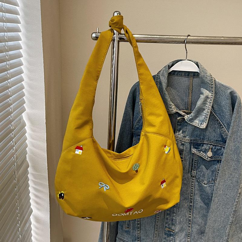 

2025 New Korean Casual Embroidery Tote Bag ins Wind Trend Large Capacity Student Class Commuter Shoulder Bag