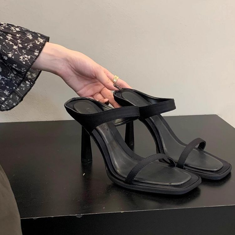 2025 summer Internet celebrity new with skirt high heels sandals women wear silver black word with stiletto sandals
