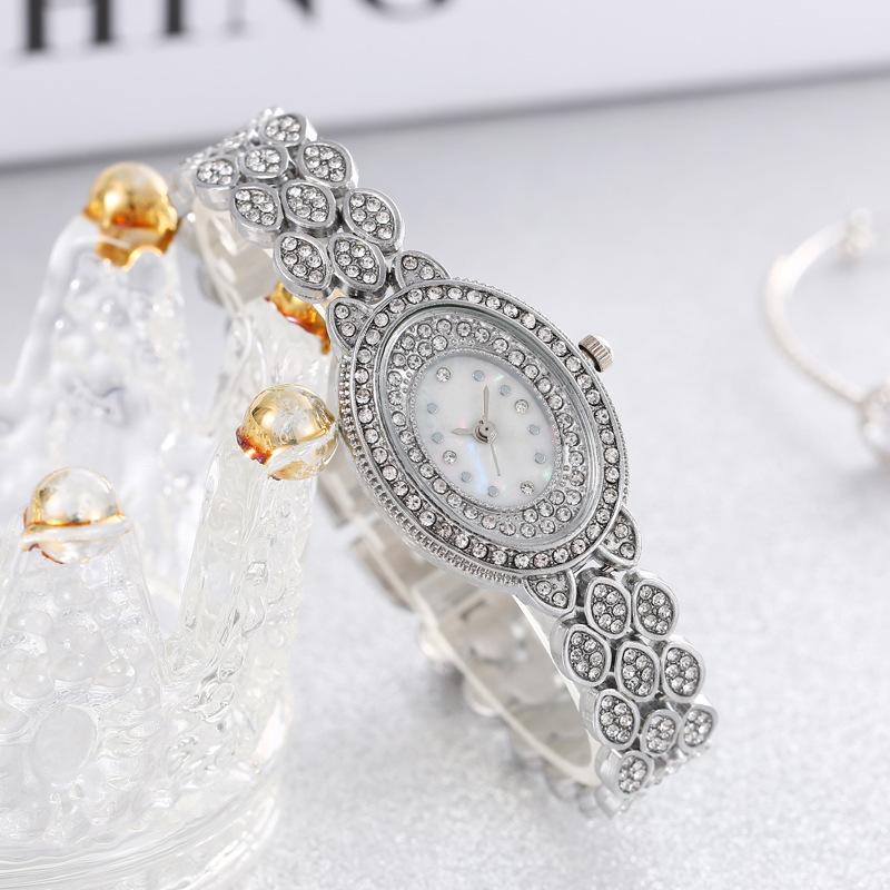 New Fashion Casual Women Watches Full Diamond Oval Dial Bracelet Bracelet Women Fashion Versatile Quartz Watch Relogio Feminino