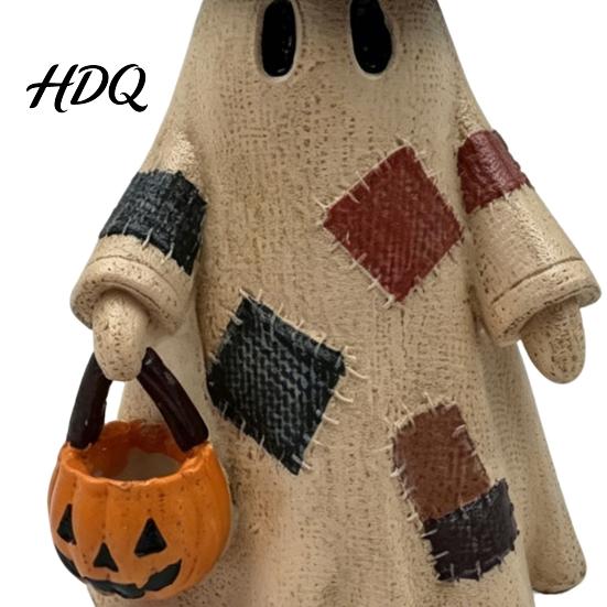 Cute Halloween Party Supplies Lighted Patchwork Ghost Resin Figurine with Pumpkin Lantern Rustic Farmhouse Style Fall Home Decor Tabletop Lamp