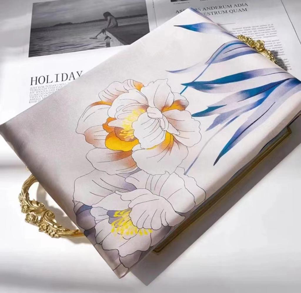 China Style Blue White 100% Silk Flower Women'S Scarf Shawl Dufanda Fall Winter Long Scarves Hijabs Fashion Silk Scarf