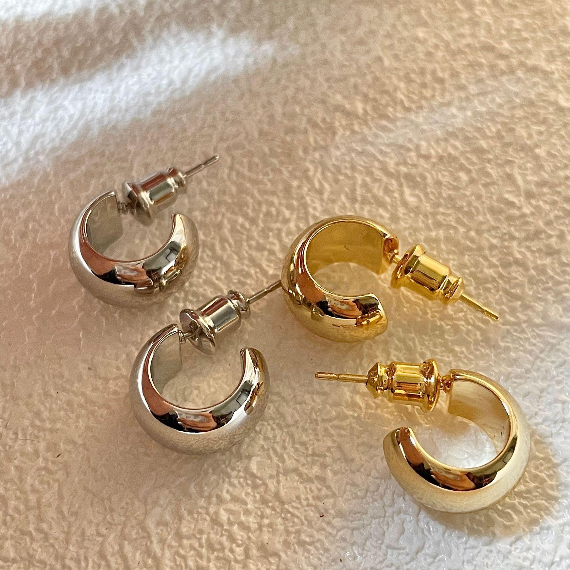 Copper-plated K real gold compact solid C-shaped beanie stud earrings S silver needle niche design high-end earrings jewelry