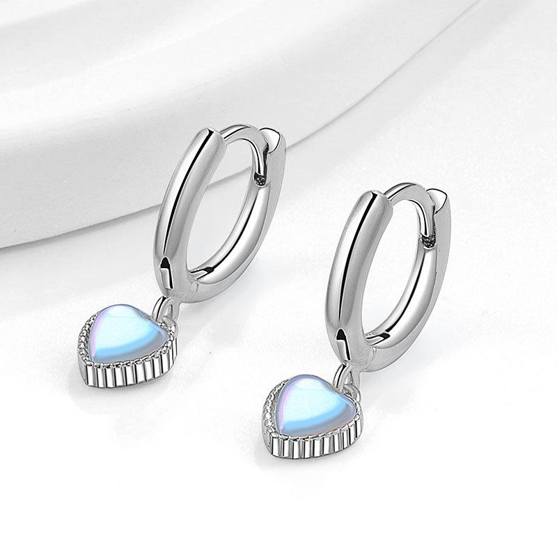 Sweet Fresh Heart Shaped Moonstone Earrings Simple Versatile Aurora Love Ear Clips For Women Fashion Jewelry