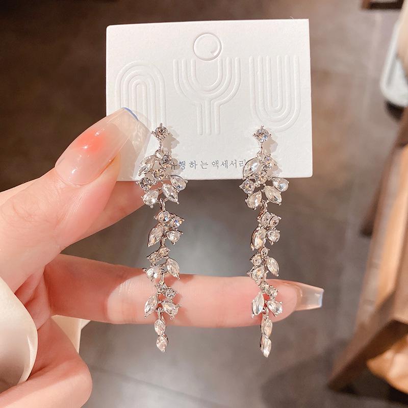 Silver Needle Diamond Leaf Tassel Earrings: New Style, Versatile Fashion, Unique Personality Stud Design