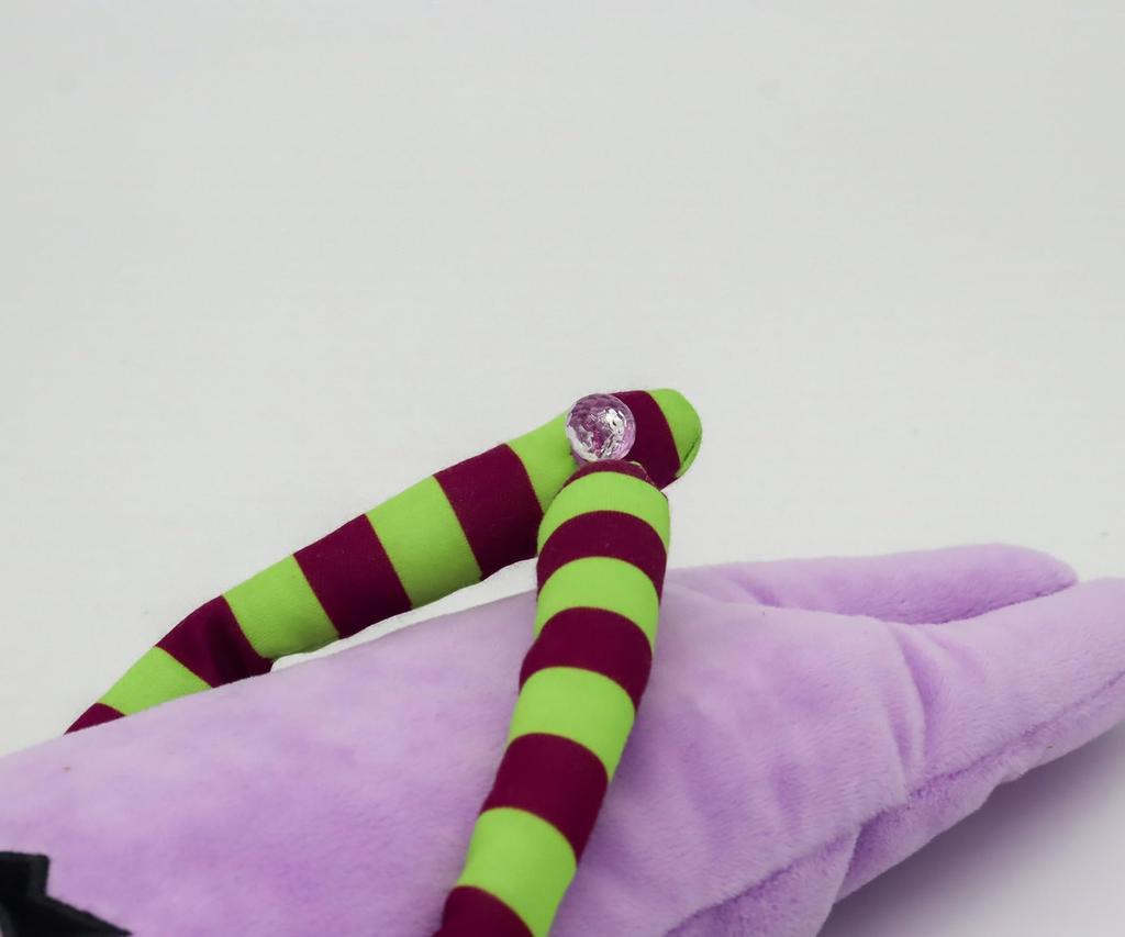 Shinadamokeke Smartphone Pouch with Chimoke Gabu