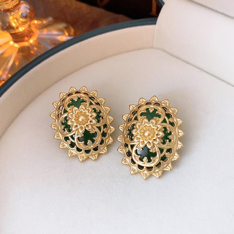 Elegant Vintage Women Girls Classic Resin Stone Earrings Ear Clips Fashion Retro Palace Lady Party Banquet Jewelry Ear Rings