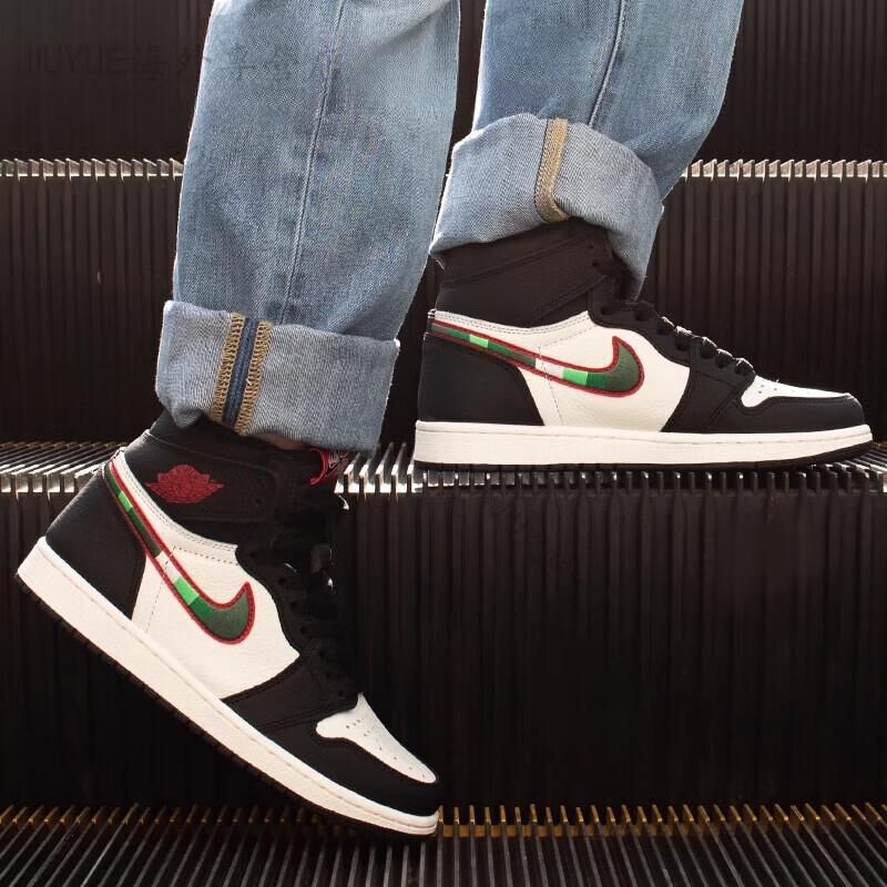 Jordan 1 Retro Vysoké Sports Illustrated Zrodila se hvězda GS 575441-015