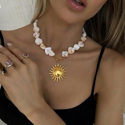 Design de mode Coquillage Naturel Perles Acier Inoxydable Pendentif Soleil Collier Personnalité pour Femmes Collier Luxe Léger Femmes