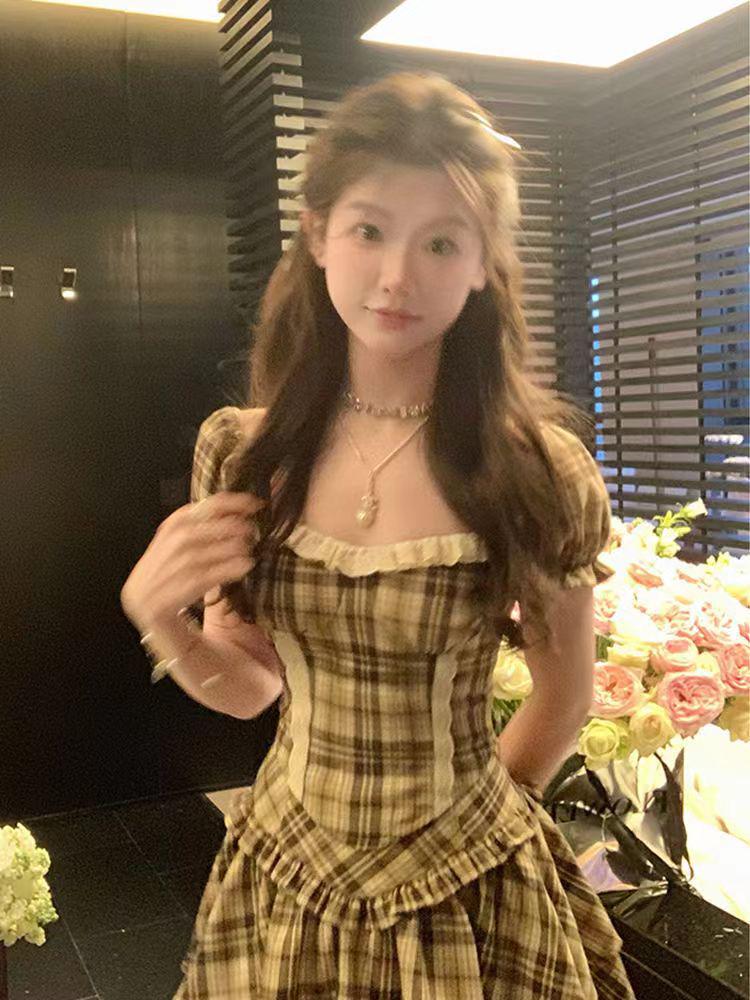 Letní kostkovaný retro oblek 2024: Elegantní košile s krátkým rukávem a volánová nadýchaná sukně pro ženy