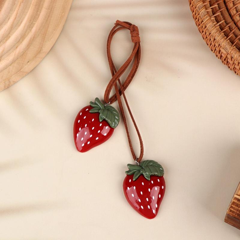 Cute Strawberry Bag Pendant Braided Strawberry Ornaments Creative Keychain Strawberry Car Hanging