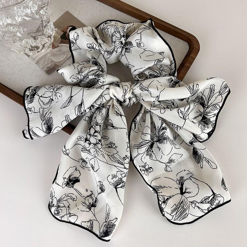 

2024 Французская лента с чернилами для волос: Высококлассная низкая прическа «конский хвост» с платком-повязкой