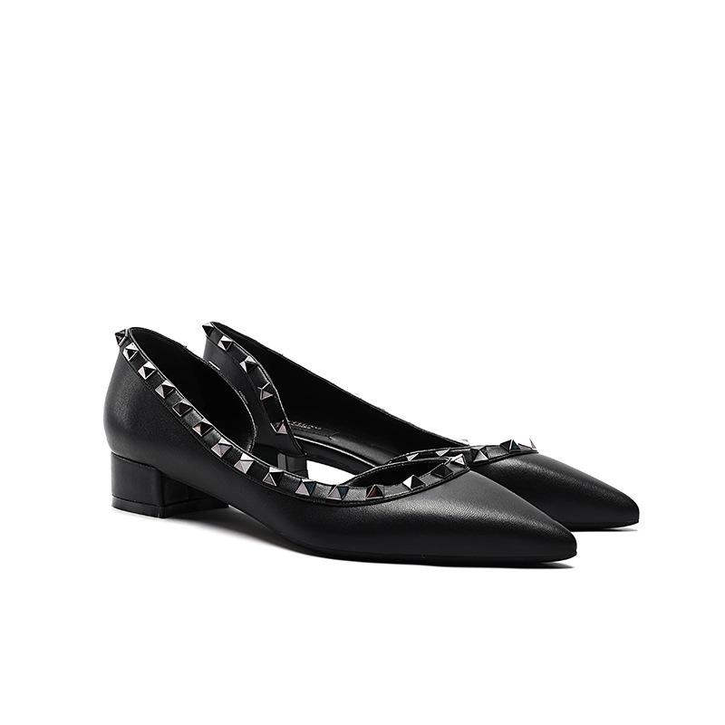 New nude patent leather side empty rivets pointed thick heel shoes shallow mouth willow nail single shoes middle heel shoes children's trendy shoes