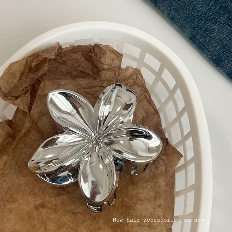 

1/2 Pcs Flower Hair Clips Simple Shiny Egg Flower Hair Claws Frangipani Hair Clip for Women Girl Summer Beach Travel Accessories серебряный