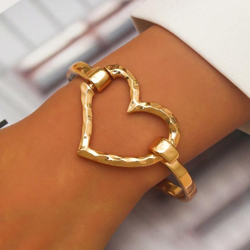 1pc European And American Style Fashion Alloy Open Heart Shaped Bracelet For Women, Versatile Street Style Web Celebrity Hand Chain Valentines