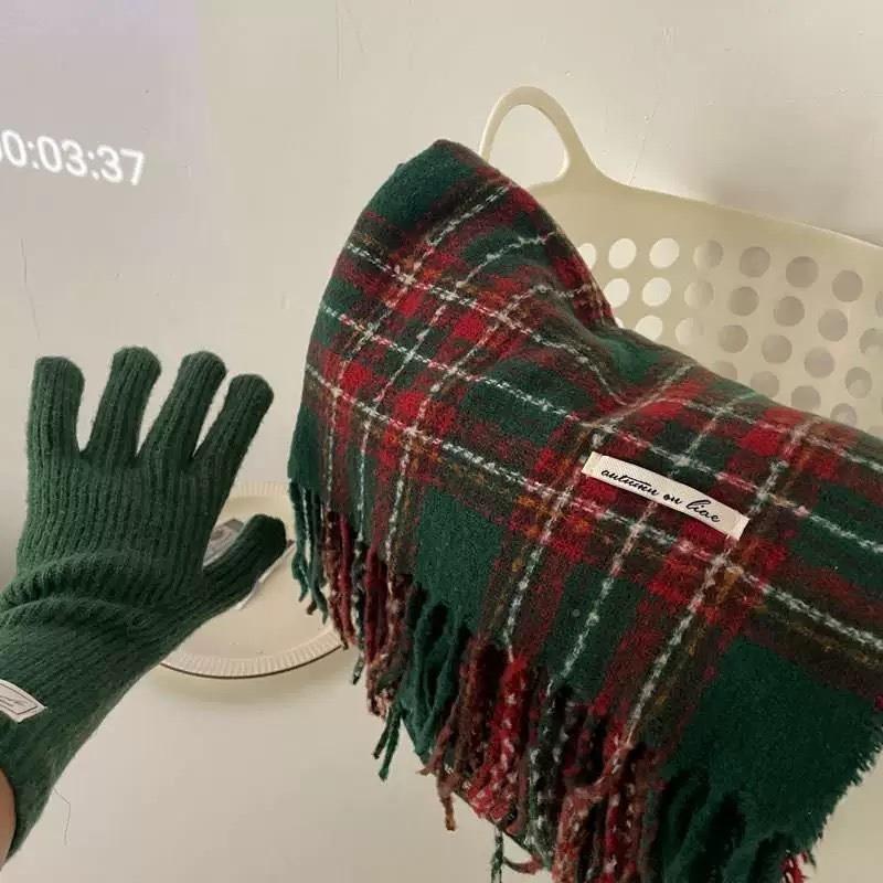 Christmas black pink scarf New red grid niche scarf Winter Korean versatile couple male versatile student scarf