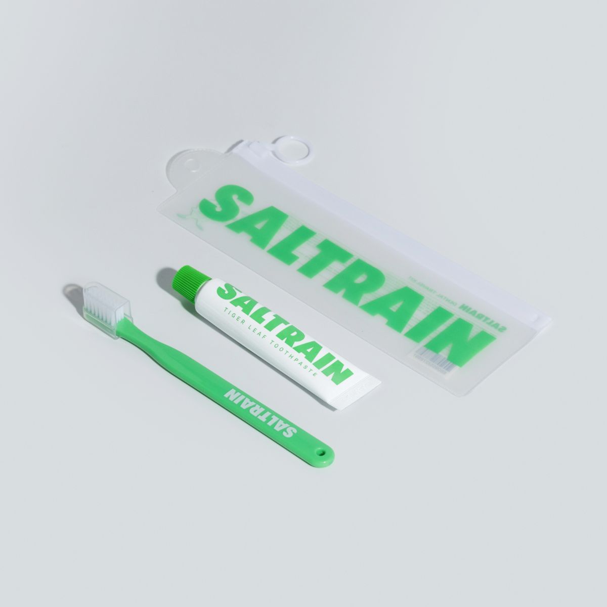 Travel Kit Green (1 tube of toothpaste + 1 toothbrush)