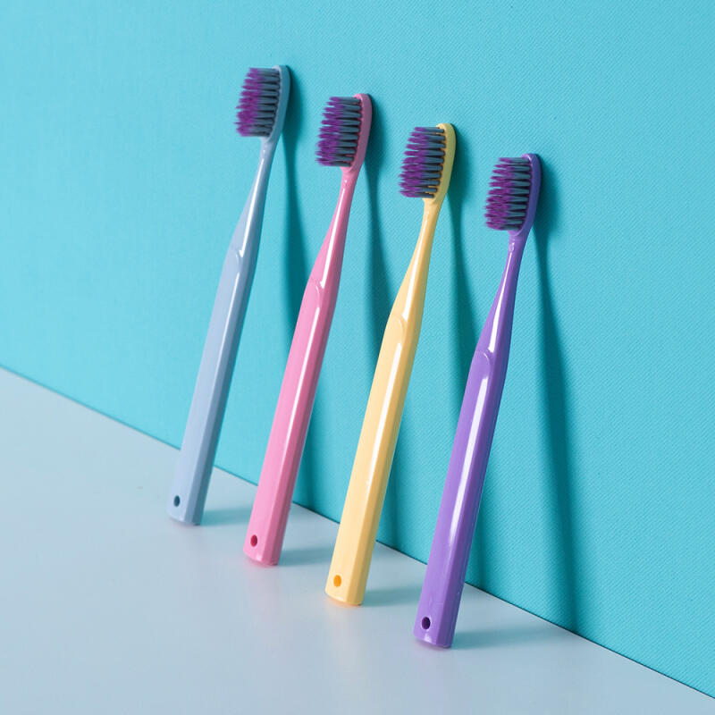 Domestically produced The Classic two-tone toothbrush slim bristles 1P The Classic Two-Tone Pink