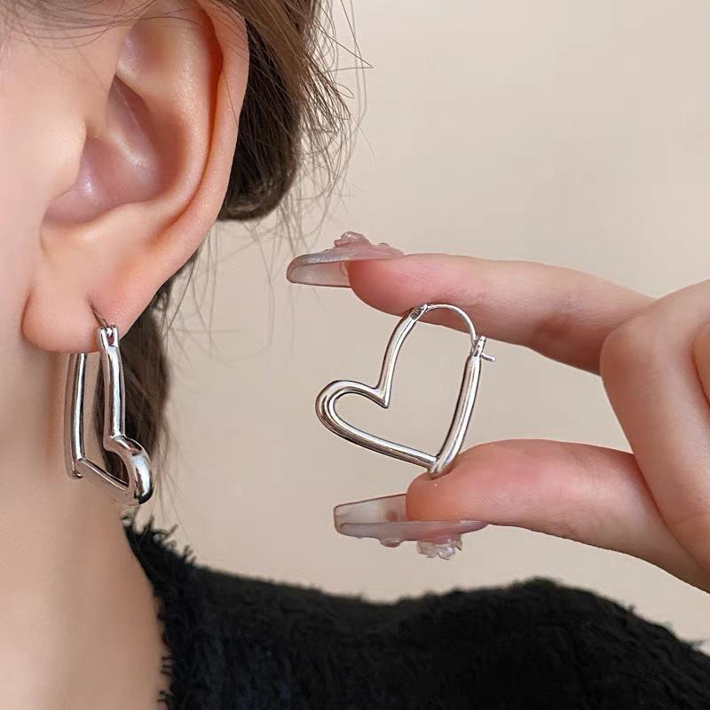 European and American Fashion High-end Atmospheric Earrings Trendy Cool Earrings Versatile Personalized Party Big Earrings Exquisite Commuter Earrings