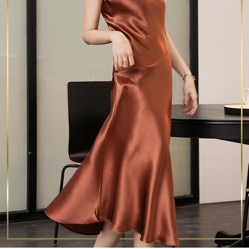 Elegant Chinese Satin Sleeveless Summer Dress with Waist-Cinching Slim Fit and Versatile Slit Skirt