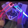 1 par LED lyssabel spisepinner Glødende lysende spisepinner for sushi nudler Glød i mørket spisepinner lyser opp festutstyr