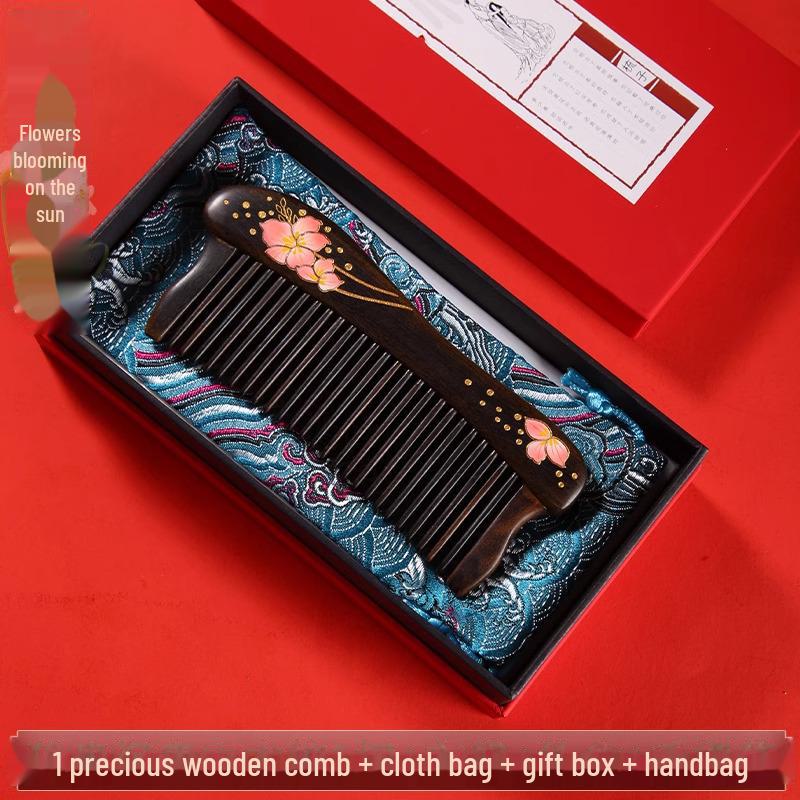 

Подарочная коробка с расческой из сандалового дерева для мамы и подруги: Элегантный сувенир на день рождения