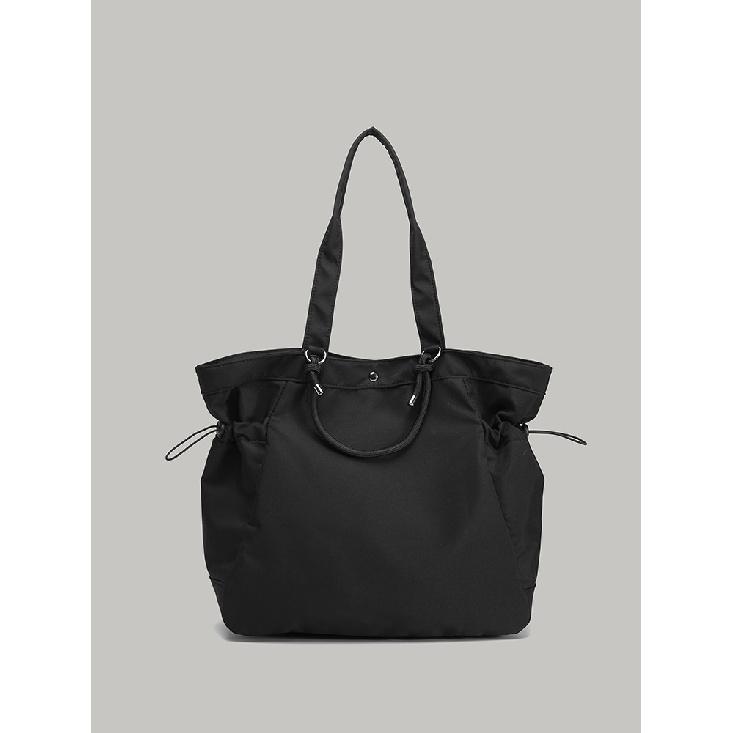 Large-capacity nylon travel bag 2025 new model simple casual versatile shoulder underarm bag commuter tote large bag чёрный