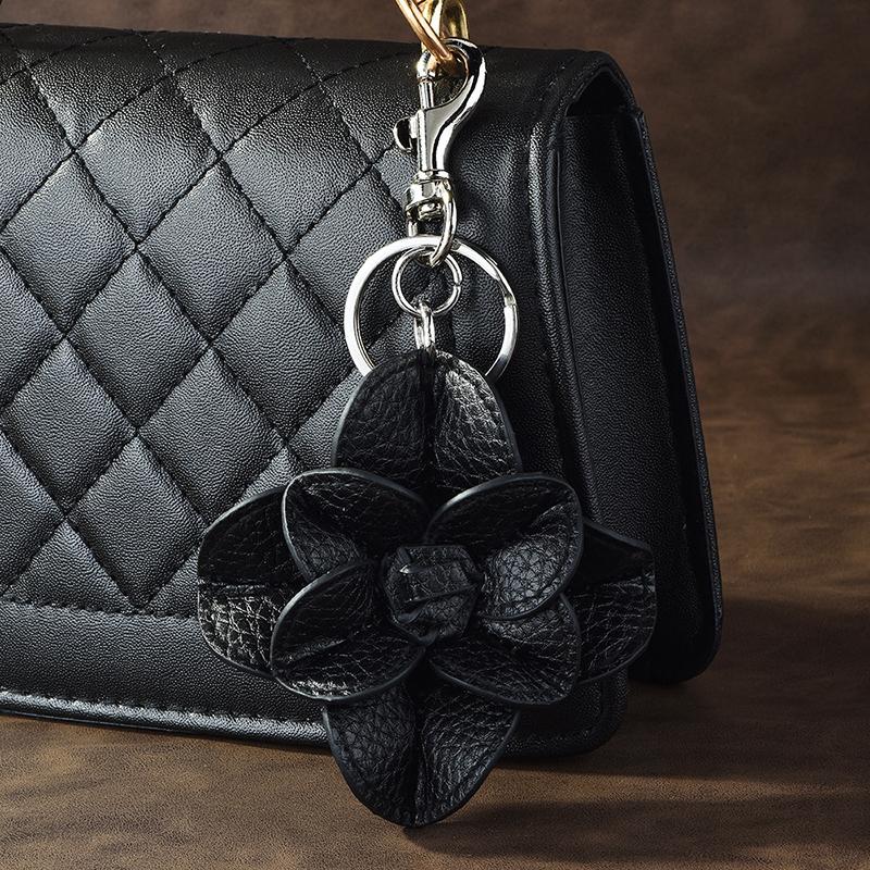 Simple Leather Flower Keychain Pendant  Camellia Keychain Pendant Portable Anti-Loss Key Ring Bag Decoration Gifts