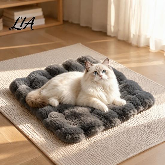 Cozy Pet Bed for Cats Faux Fur Mat, Soft Warm Cat Sleeping Pad with Non-slip Bottom, Supplies Pets Self-Warming Fuzzy Mat Dogs Cats, Machine Washable