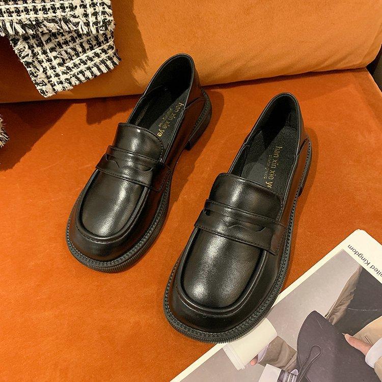 Soft-soled loafers women's one-pedal spring 2025 new flat-soled single shoes black retro British style small leather shoes