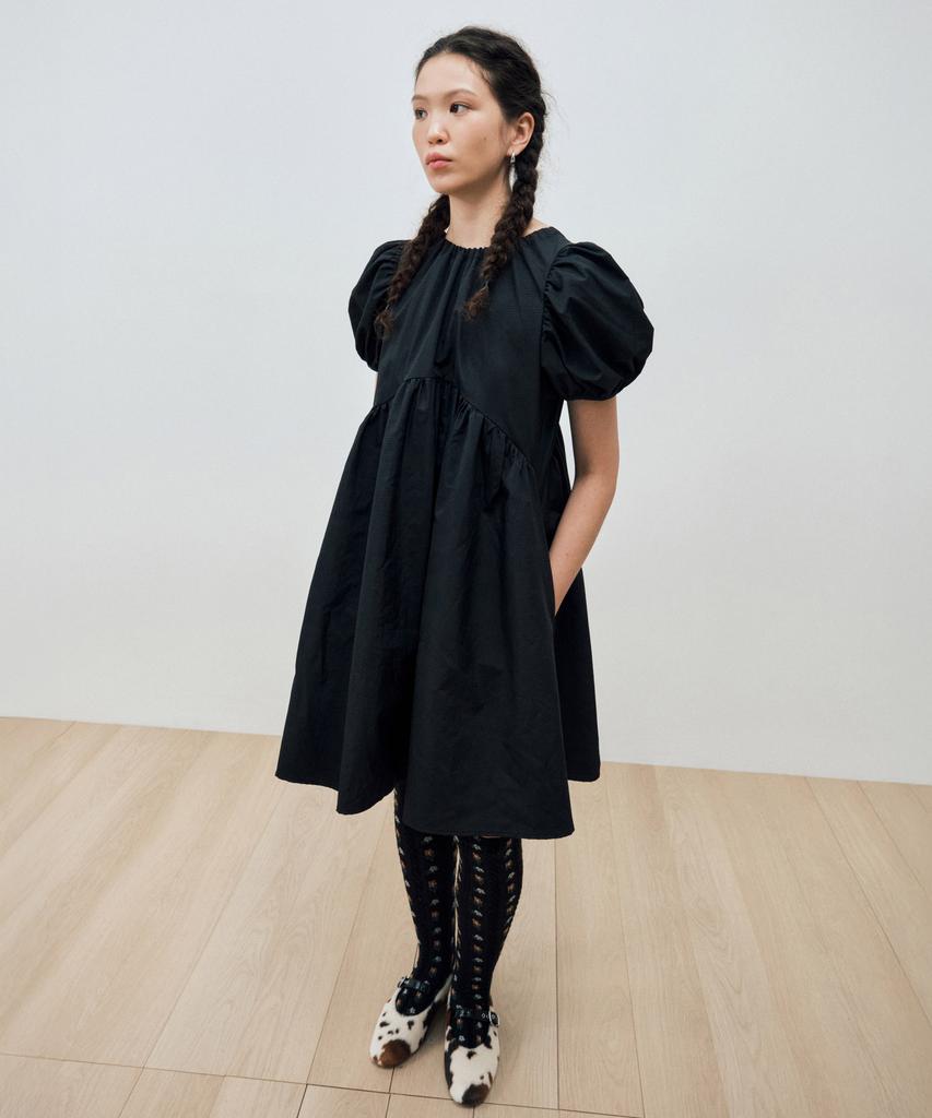 MAIS Arched Shirring Puff Sleeve Dress / Black