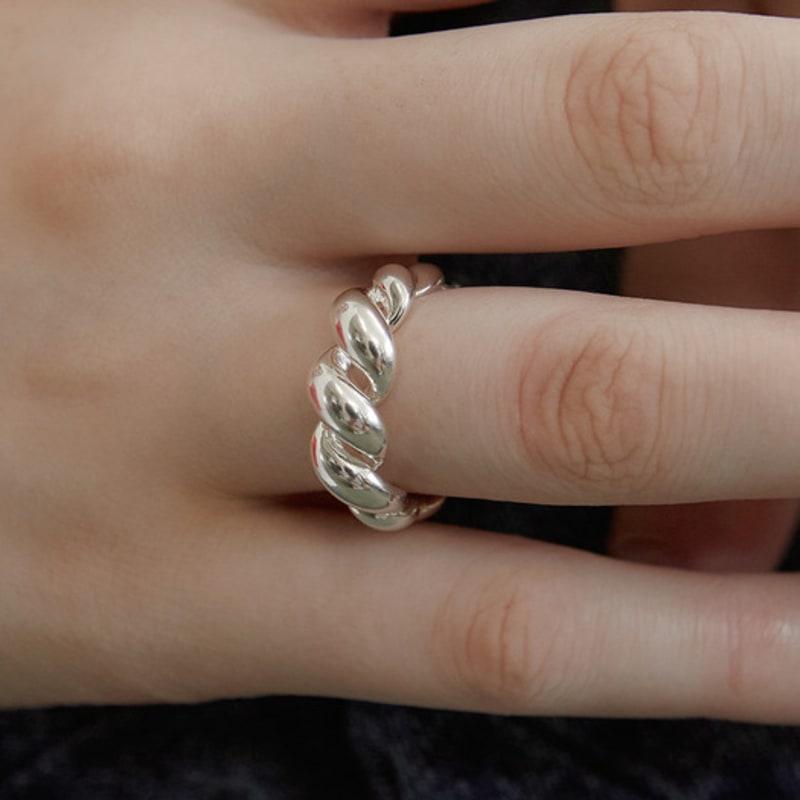 TATIANA Musk Spring Ring CR1857