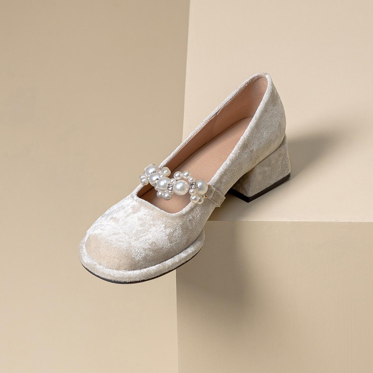 

Spring 2025 new round head thick heel waterproof table Mary Jane shoes children versatile not tired feet retro sweet wind 35 абрикосовый