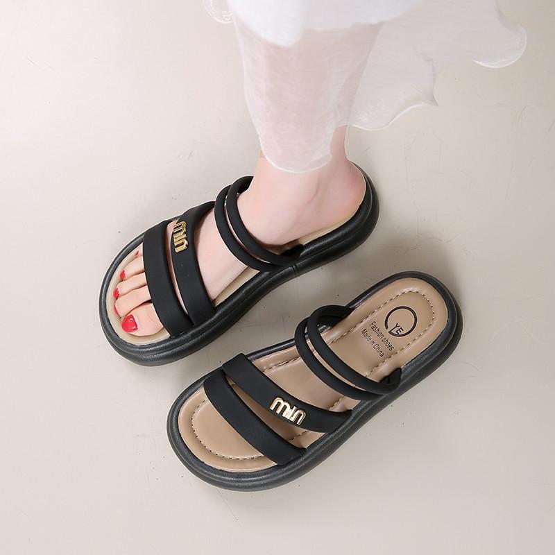 Thick-bottomed beach slippers women's fashion versatile 2025 popular casual summer wear soft-bottomed muffin one-word cool slippers