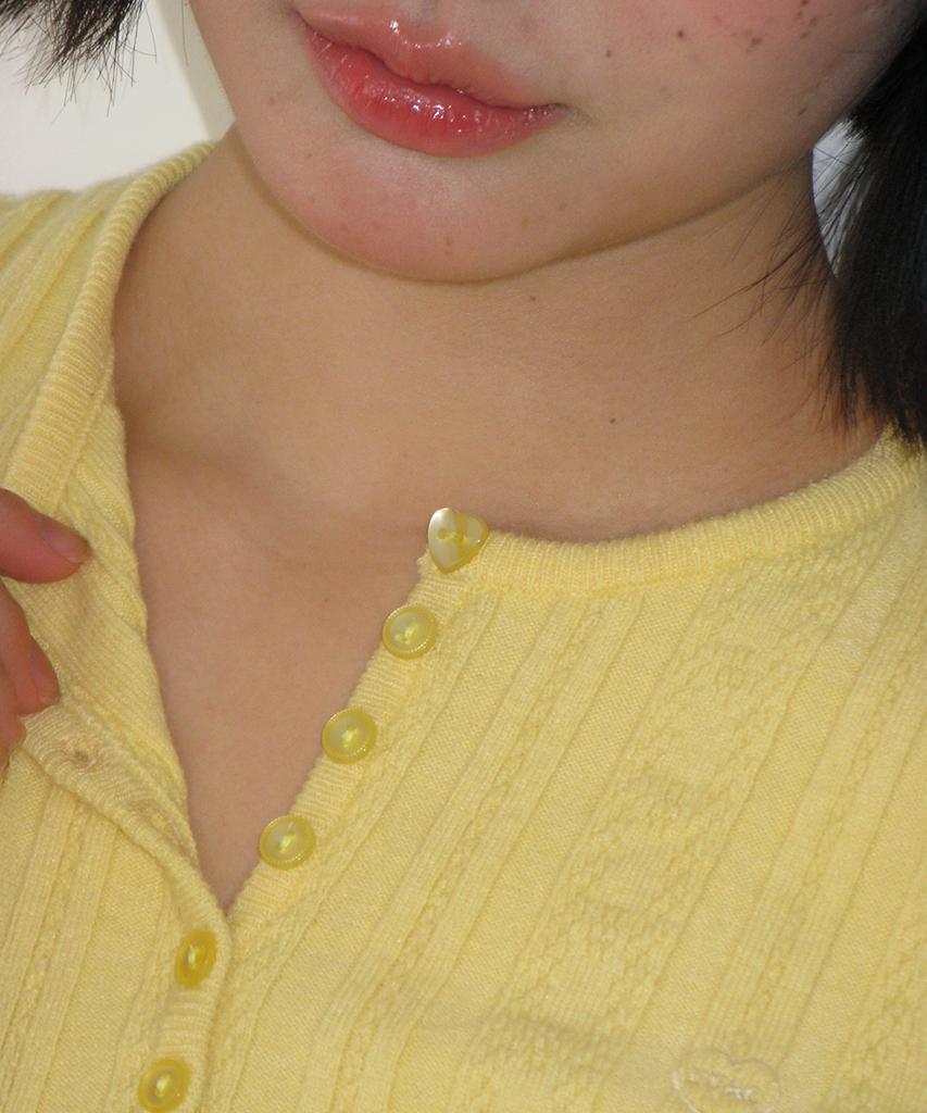 RONRON Button Point Slim Short Sleeve Knit Yellow