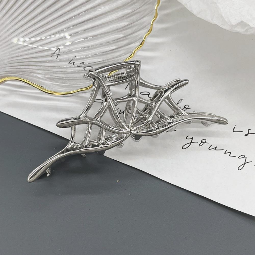 

Hollow Spider Shark Clip Soild Color Metal Hair Clip Fashion Halloween Hair Claw Festival