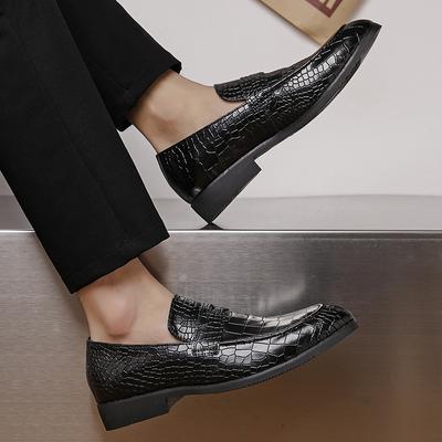 Braune Business-Loafer mit Krokodilmuster und dicker Sohle, Plateauschuhe für Herren, bequeme Slip-On-Mode, neue Freizeitschuhe