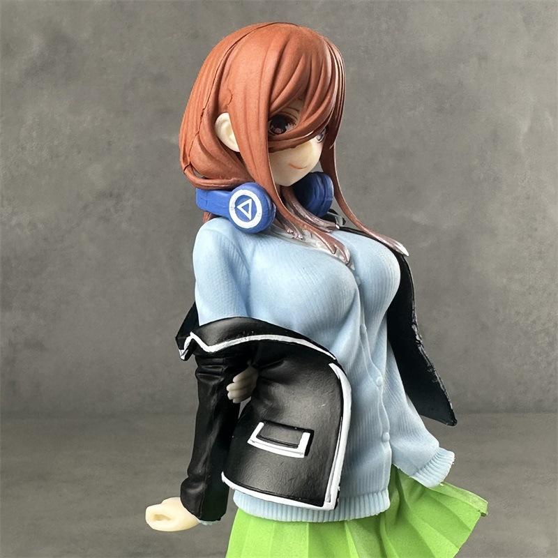 Fifth-quarter Hanayome Nakano Miku standing pose uniform school uniform scenery beautiful girl anime figure ornaments wholesale