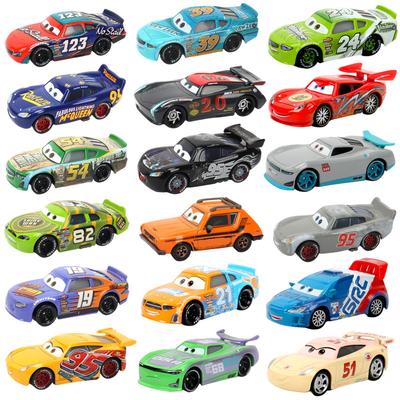 Echte Pixar Cars Lightning McQueen Spielzeug Jackson Storm The King Mater 1 : 55 Druckguss-Metalllegierung Miniaturauto Kindergeschenk