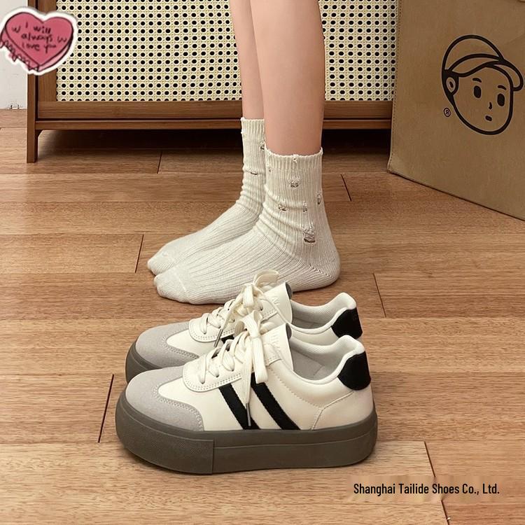 Versatile 2025 Women's Thick-Soled White Retro Skate Shoes for Spring & Autumn