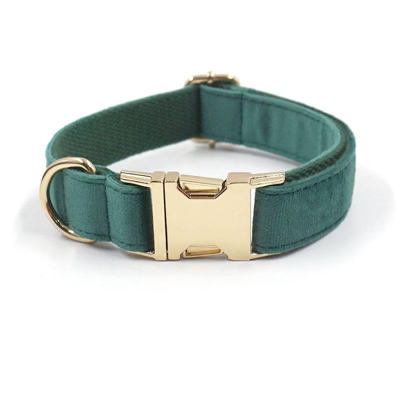 2023 Christmas Green Velvet Engravable Dog Collar M