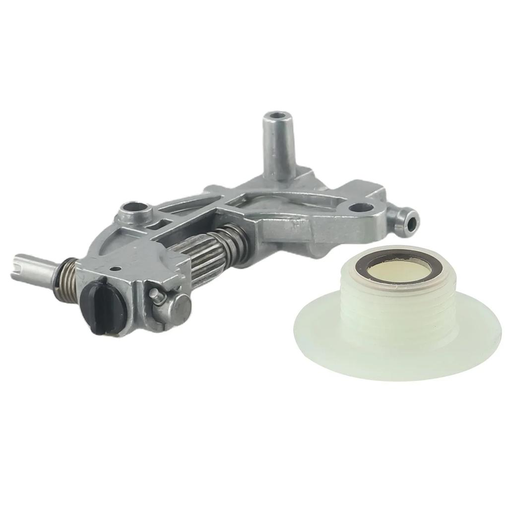 Chainsaw Oil Pump With Worm Replacement Drive Gear Fits For Chain Saw 5200 4500 5800 52cc 45cc 58cc Gasoline Chainsaw Spare Part