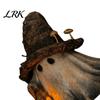 Herbstfest-Ornament Halloween Geist Zaubererhut Harzfigur mit LED-beleuchteter Laterne, Vintage handgefertigte Tischhexe für Schreibtisch