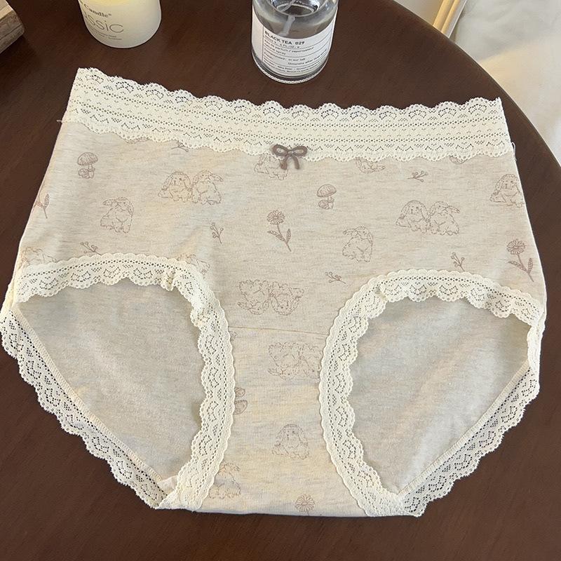 Ladies Spring and Autumn Vintage Floral Lace Cotton Antibacterial Extended Crotch Breathable Briefs