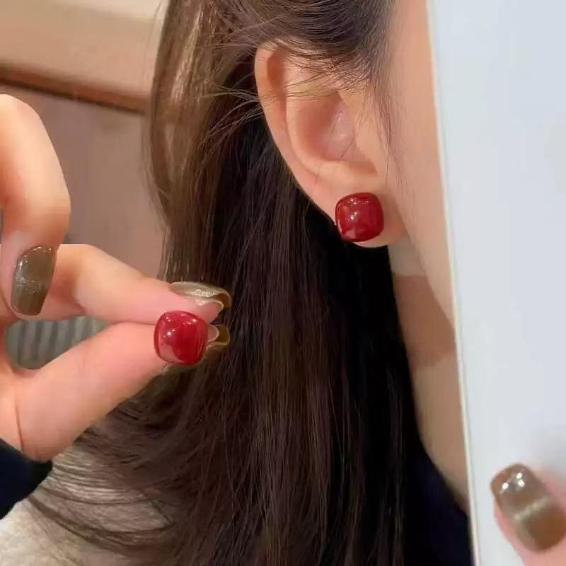 Cercei Ancola Roșu Argintiu Geometrici cu Picătură de Ulei - Modă Retro Manșete de Urechi High-End pentru Femei