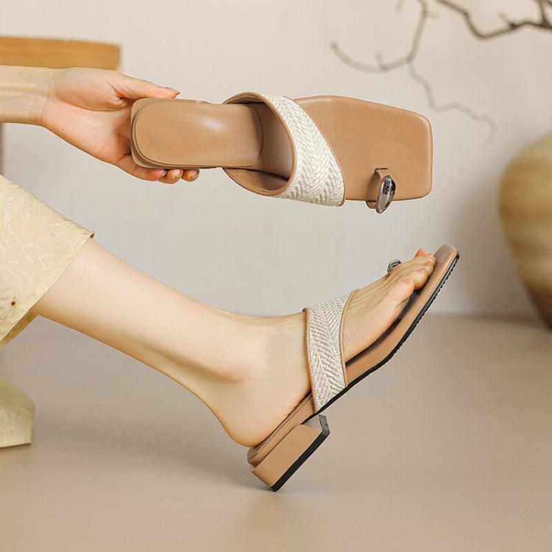 

New summer women s flat-bottomed slippers casual solid color soft bottom size sandals comfortable one-pedal set of toe slippers 43