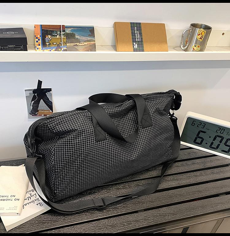 

Large capacity spring and summer new trend tote bag simple niche single shoulder oblique span nylon bag чорний